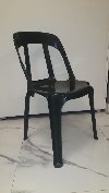 15 sillas plásticas Mascardi  apilables, antideslizantes y reforzadas  Imagen